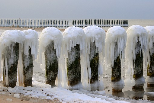 sea; winter; breakwater; icicle