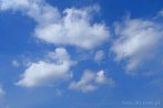 0391-0813; 3571 x 2374 pix; sky, blue, clouds