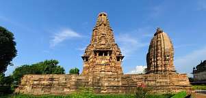 1BB4-0200; 8776 x 4218 pix; Asia, India, Khajuraho, temple