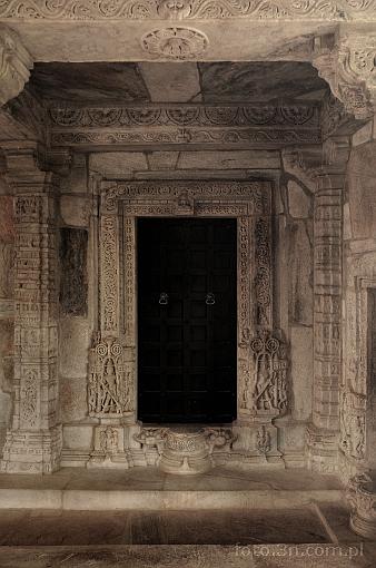 Asia; India; Ranakpur; Sheth Anandji Kalyanji Temple; temple; column; door