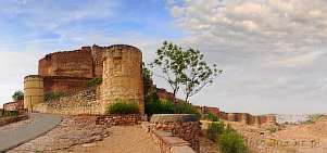 1BBE-0500; 9218 x 4337 pix; Asia, India, Jodhpur, Mehrangarh Fort