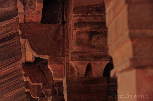Asia; India; Fatehpur Sikri; column; pillar