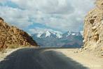 1BBT-4620; 4288 x 2848 pix; Asia, India, Himalaya, mountains, road, mountain road, turn, precipice