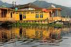 1BBU-0330; 4288 x 2848 pix; Asia, India, Srinagar, Dal Lake, houseboat