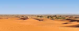 1CD1-1400; 4267 x 1723 pix; Africa, Morocco, Sahara, camel, desert