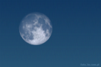 9513-0860; 4500 x 3000 pix; moon, full moon, blue sky