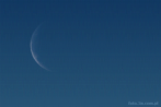 9513-0900; 4500 x 3000 pix; moon, waning crescent, blue sky